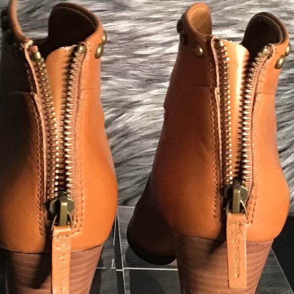 B. Makowski Brown Leather Ankle Boots 7.5M - Picture 3 of 9